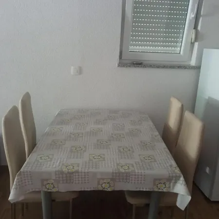 Valentina * Drvenik (Split-Dalmatia)